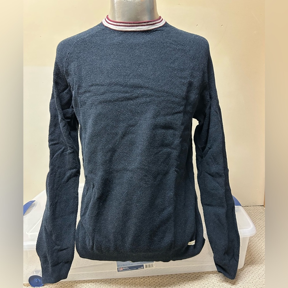 2/$30⚡️- SHIRT | Men’s A.M. London sweater size medium (fits snug)
